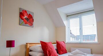 Host Stay Chichester Close