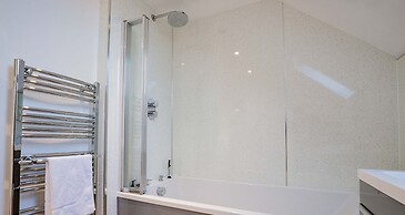 Host Stay Chichester Close