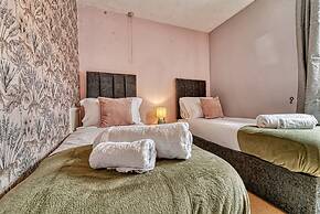 Host Stay Southfield Residence