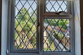 Host Stay London Road Cottage