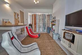 Host Stay Severn Swans House