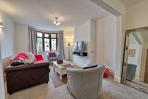 Host Stay Severn Swans House