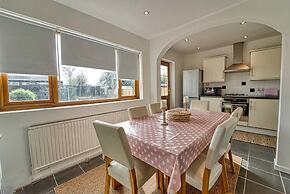 Host Stay Severn Swans House