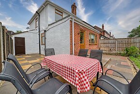 Host Stay Severn Swans House