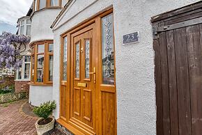 Host Stay Severn Swans House