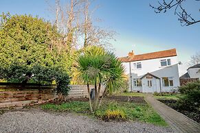 Host Stay Chestnut Residence