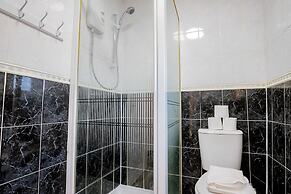 Host Stay Chestnut Residence