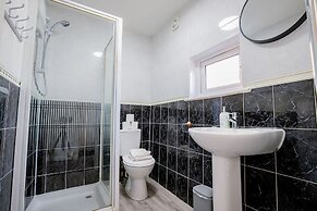 Host Stay Chestnut Residence