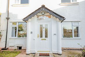 Host Stay Chestnut Residence