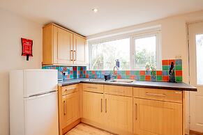 Host Stay Chestnut Residence