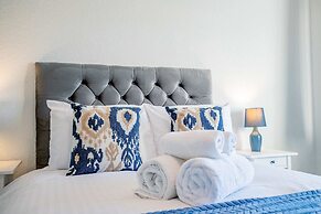 Host Stay Chestnut Residence