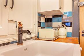 Host Stay Merchant House Studio