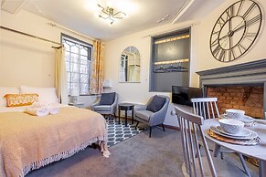 Host Stay Merchant House Studio