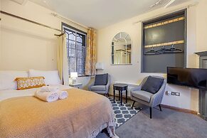 Host Stay Merchant House Studio