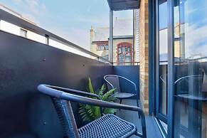 Host Stay Rox Studio