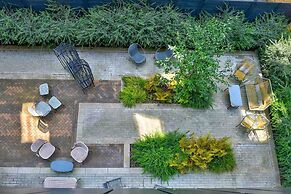 Host Stay Rox Studio