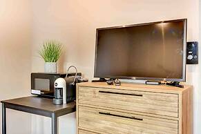 Host Stay Rox Studio