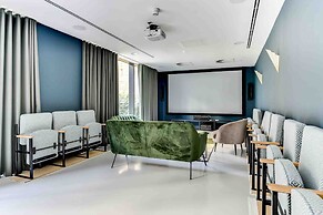 Host Stay Rox Studio