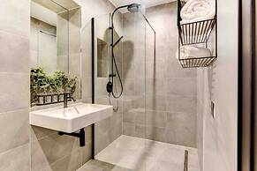 Host Stay Rox Studio