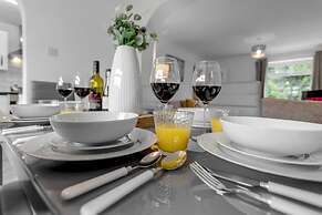 Host Stay Galley Lodge