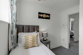 Host Stay Galley Lodge