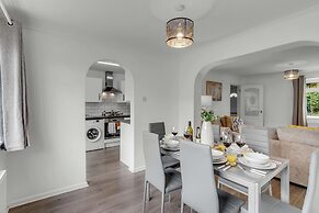 Host Stay Galley Lodge