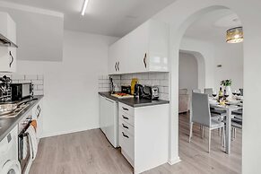 Host Stay Galley Lodge