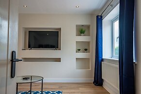 Host Stay Carlisle Road House