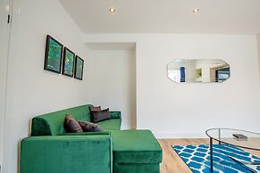 Host Stay Carlisle Road House