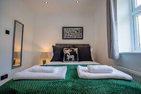 Host Stay Carlisle Road House