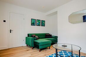 Host Stay Carlisle Road House