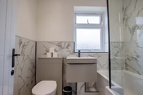 Host Stay Carlisle Road House