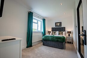 Host Stay Carlisle Road House