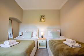 Host Stay Mayfield House