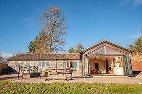 Host Stay Upperley Barn