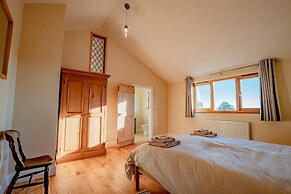 Host Stay Upperley Barn