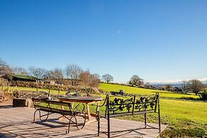 Host Stay Upperley Barn