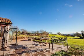 Host Stay Upperley Barn