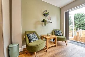 Host Stay Gillam House