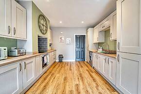 Host Stay Gillam House
