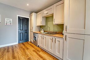 Host Stay Gillam House