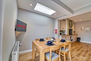 Host Stay Gillam House