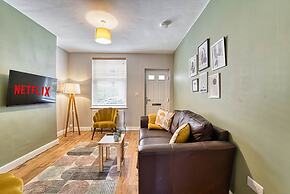 Host Stay Gillam House