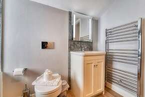 Host Stay Gillam House