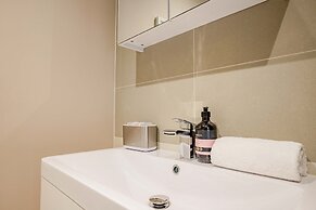 Host Stay Hilltop House