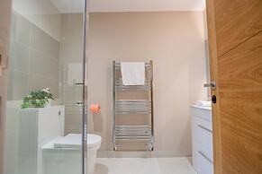 Host Stay Hilltop House