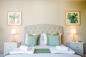 Host Stay Hilltop House