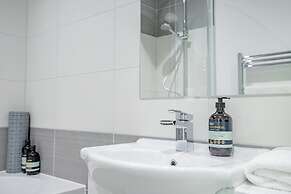 Host Stay Hilltop House