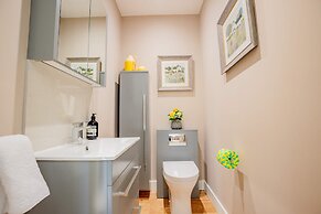 Host Stay Hilltop House