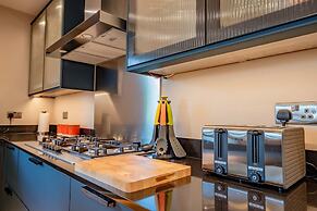 Host Stay Hilltop House